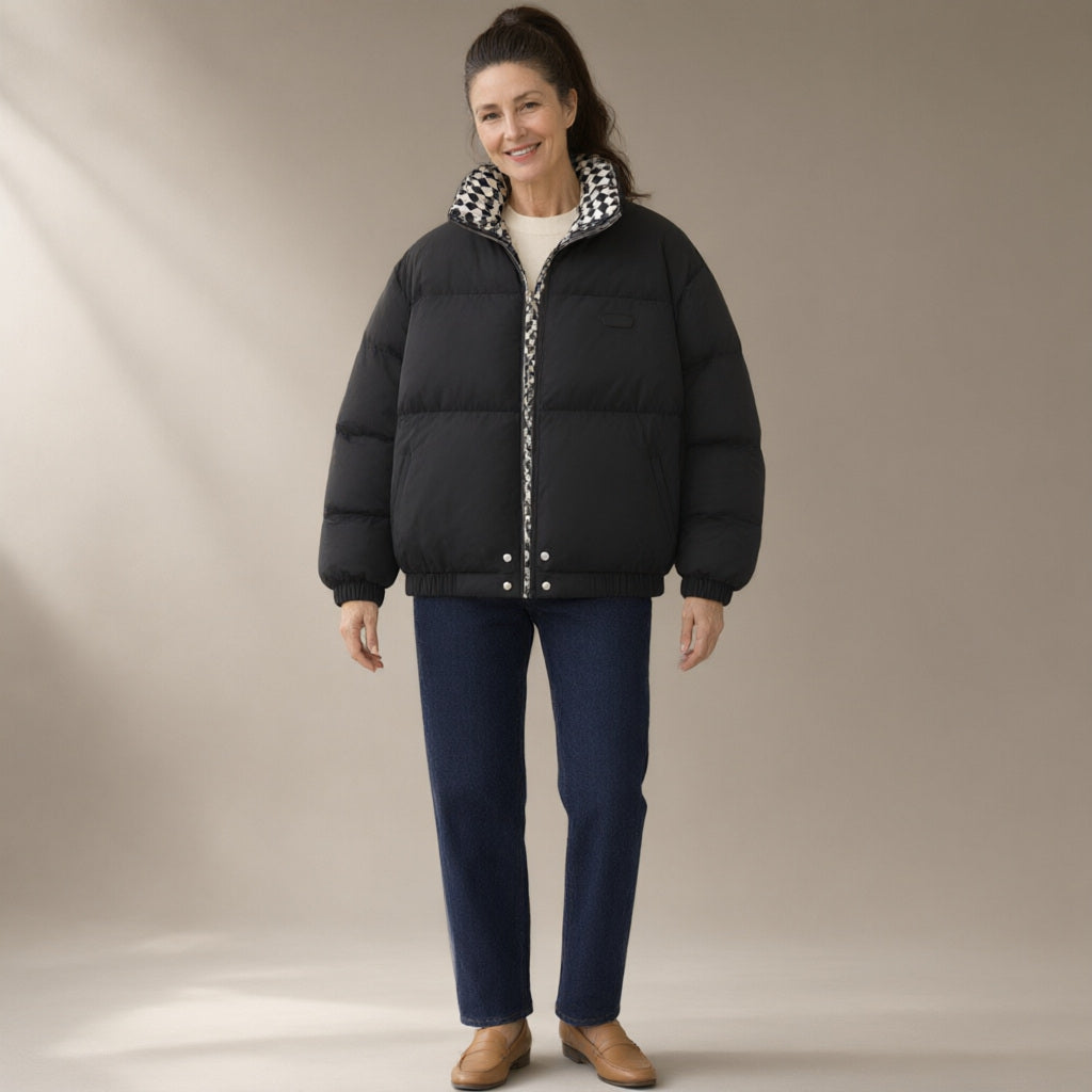 Woman wearing the contrast-collar short puffer jacket, full length, studio