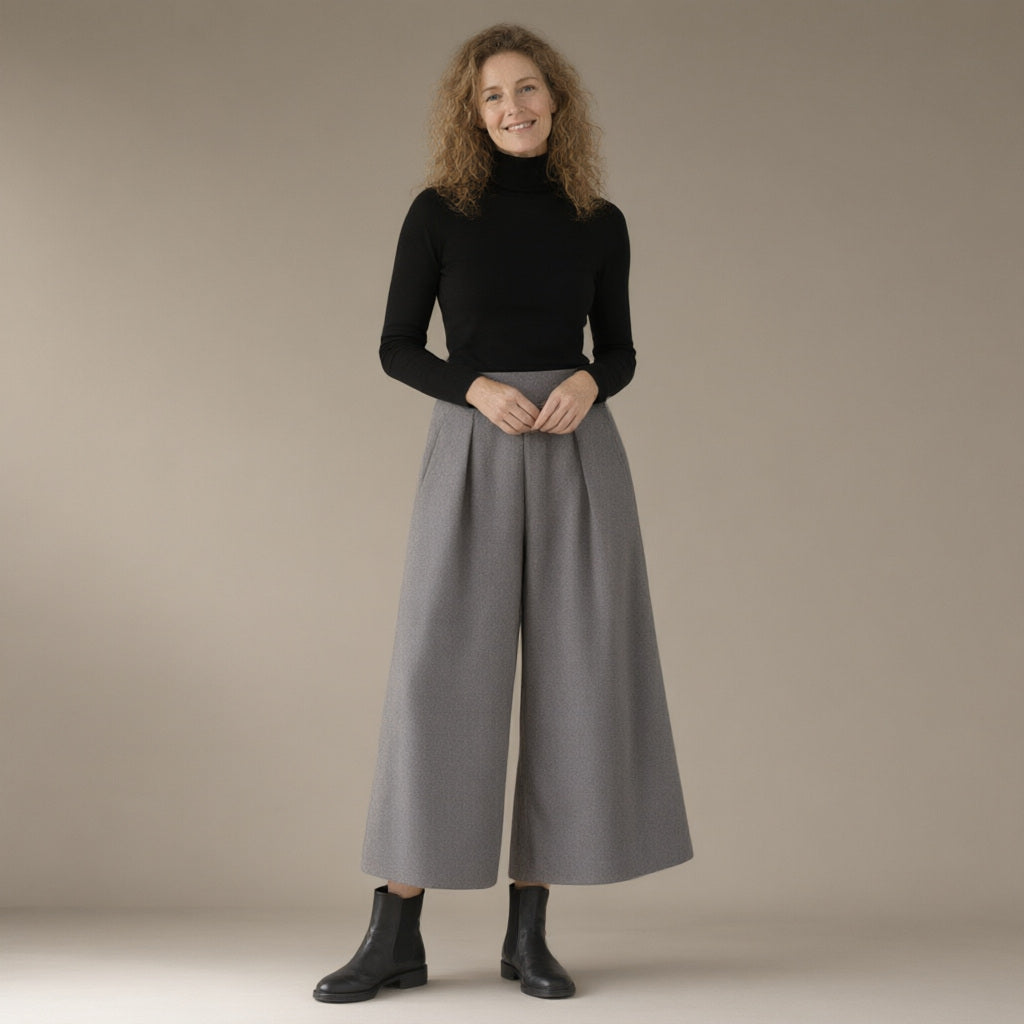 Woman wearing the wool-look wide-leg culottes, high waist, full length, studio